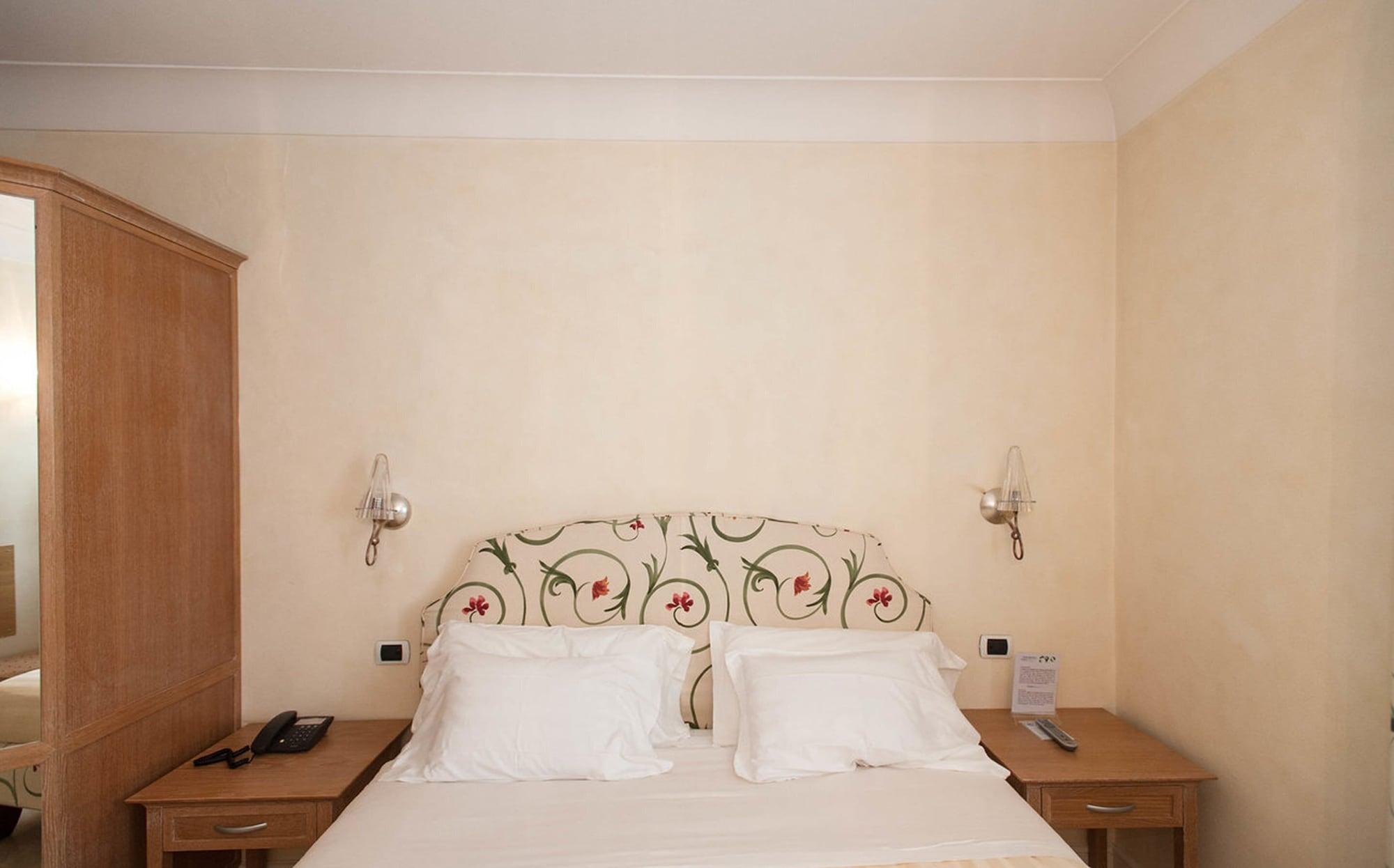 Hotel Tombolo Talasso 5*
