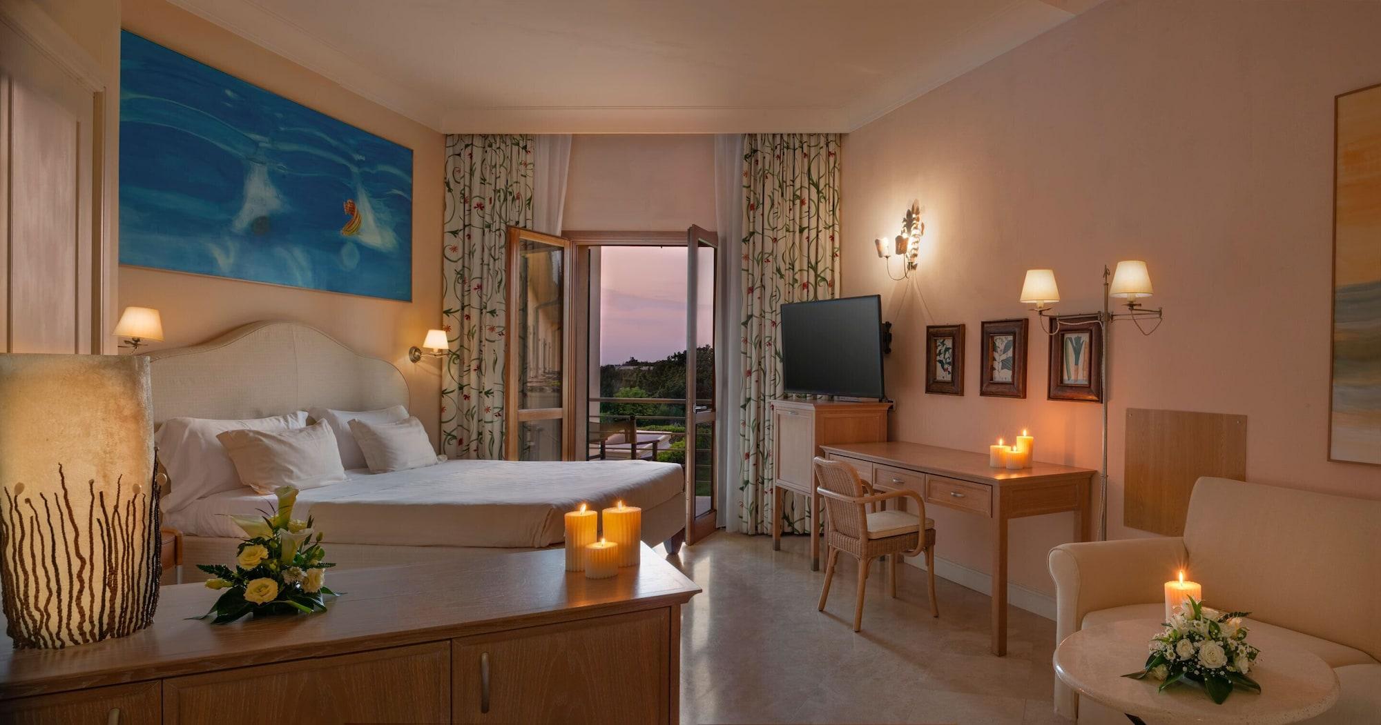Hotel Tombolo Talasso 5*